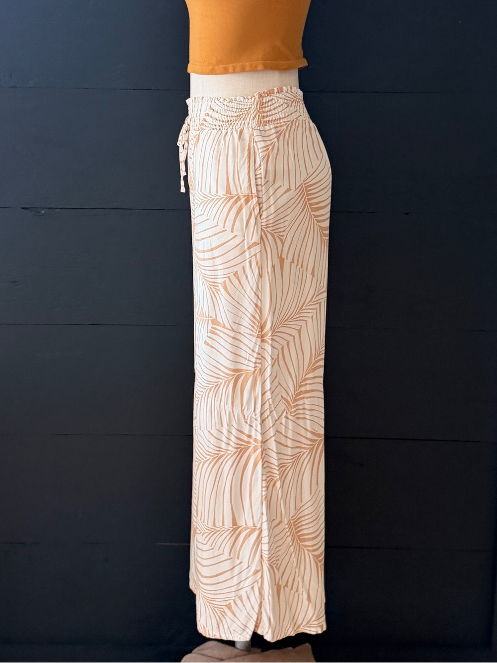 Roxy Cream Striped Crinkle Wide Leg Pants Size S Viscose EUC - Picture 7 of 14